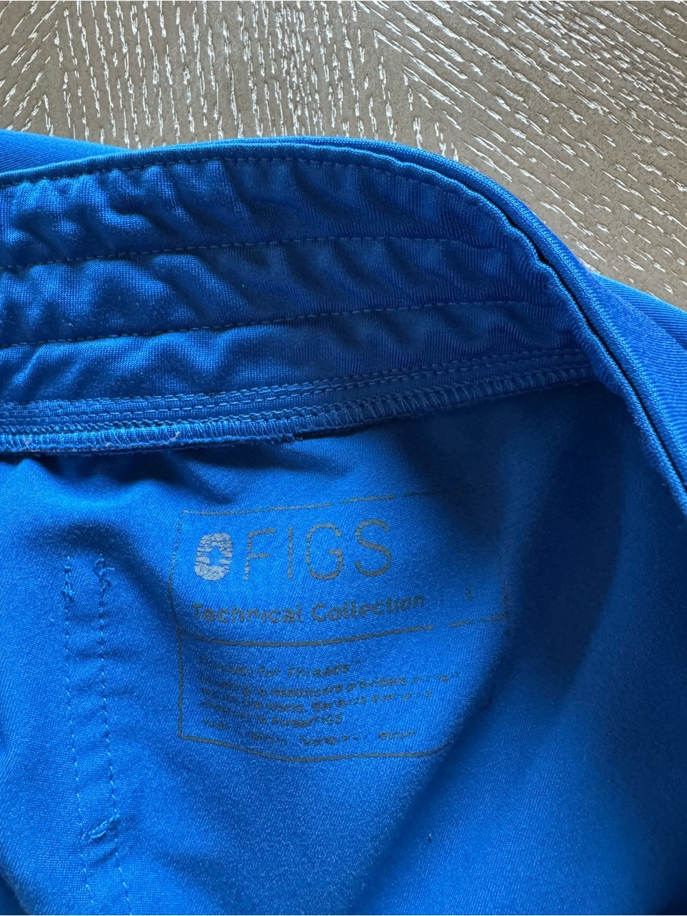 Figs royal blue top is medium bottoms are large - Picture 7 of 7